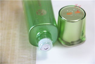 abbytong點(diǎn)評(píng)水嫩精純明星美肌水 極致水潤(rùn)體驗(yàn)，重現(xiàn)明星光彩